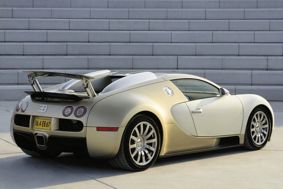 Veyron vopsit in aur