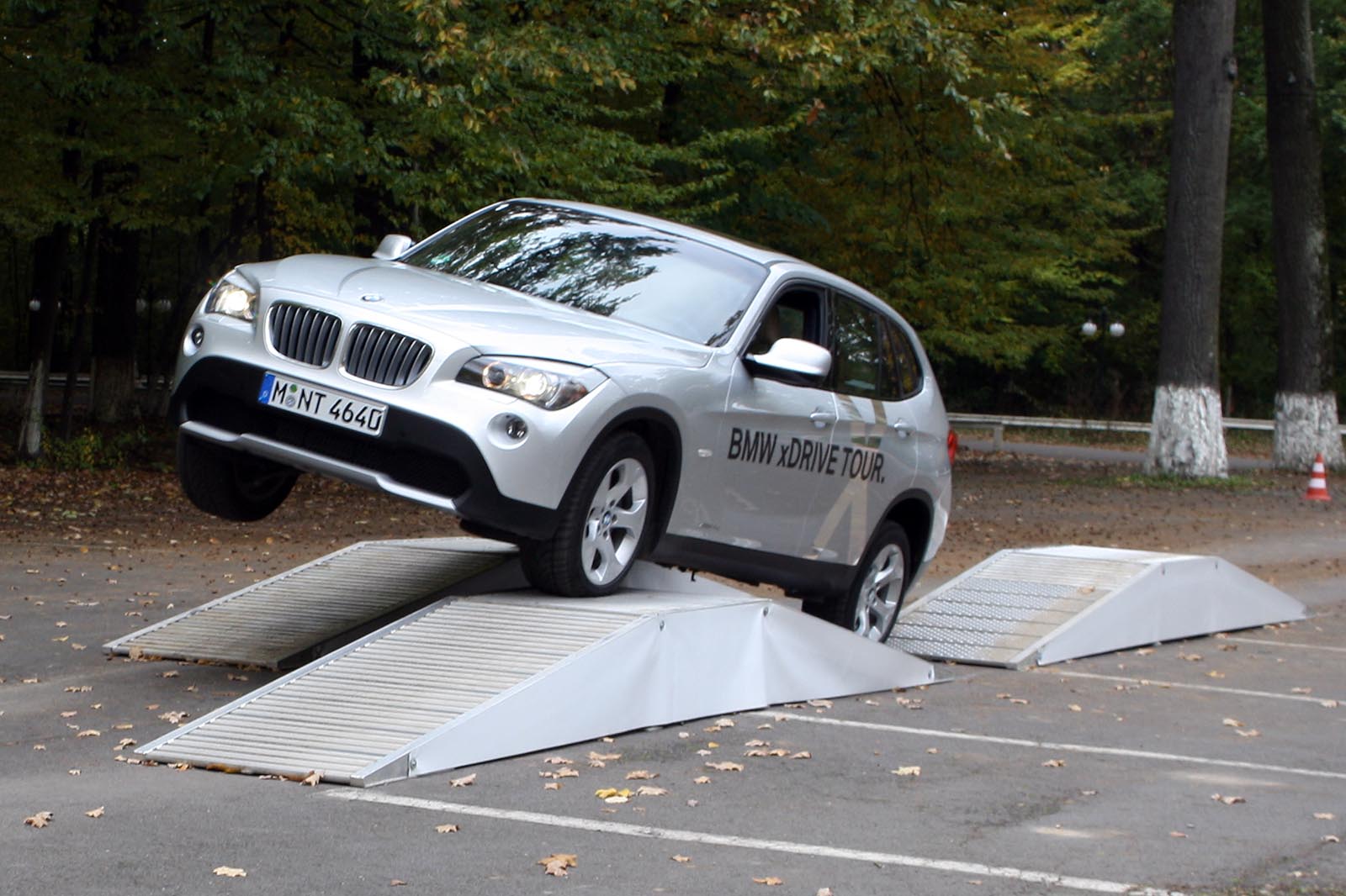 BMW X1 pe denivelari mari