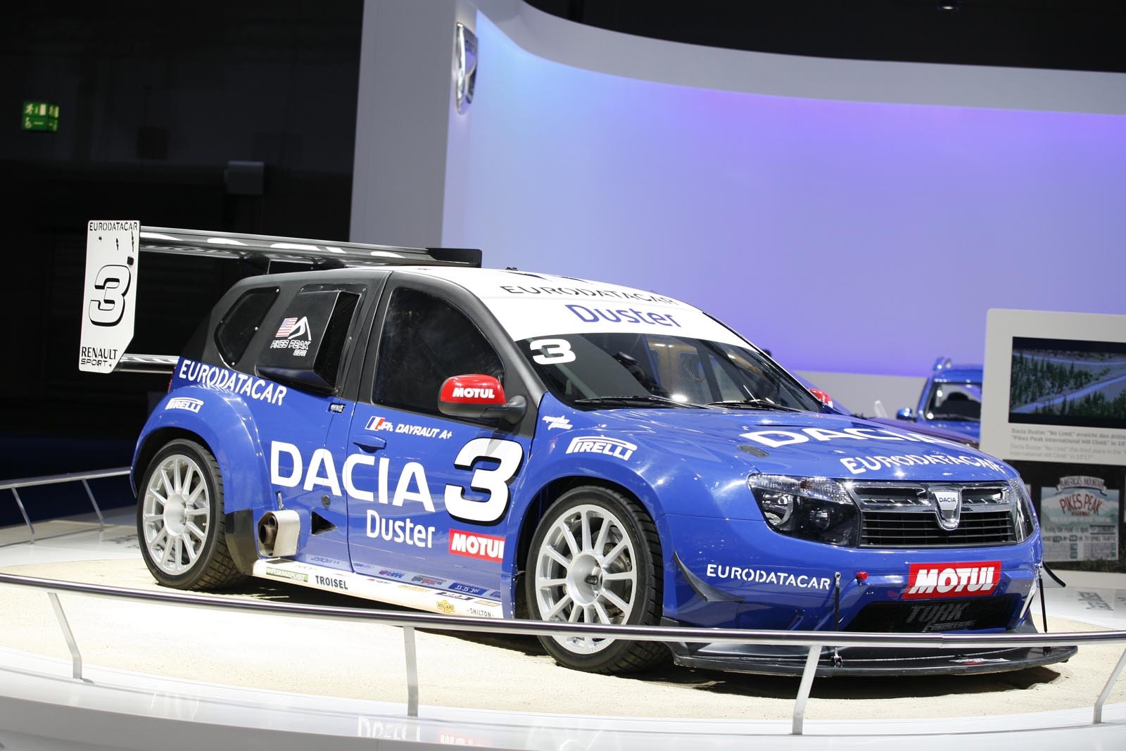 Dacia Duster Pikes Peak - amenintatoare chiar si stand pe loc