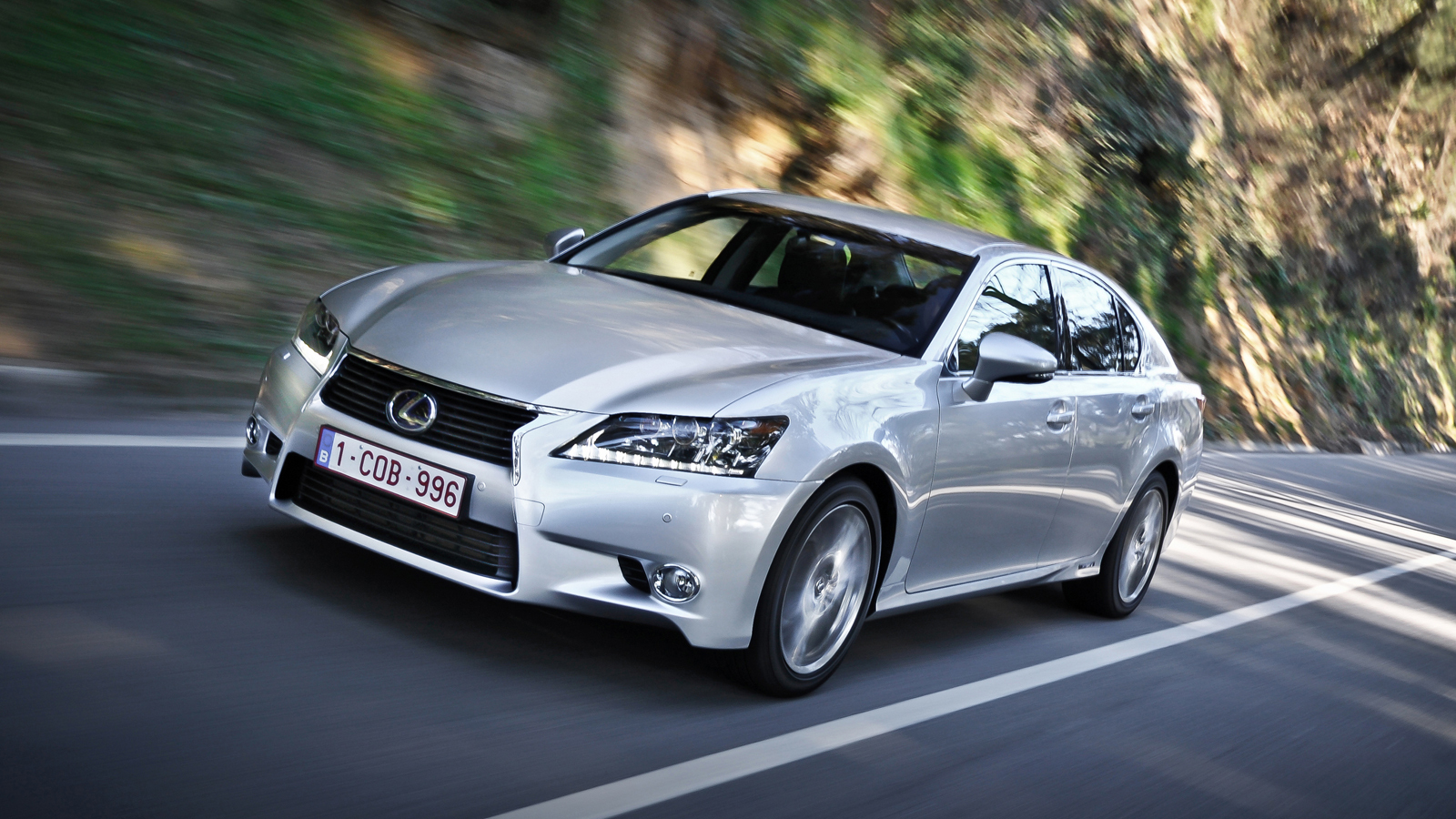 Cea mai ieftina versiune este Lexus GS 250, cu un pret de baza de 42.984 fara TVA