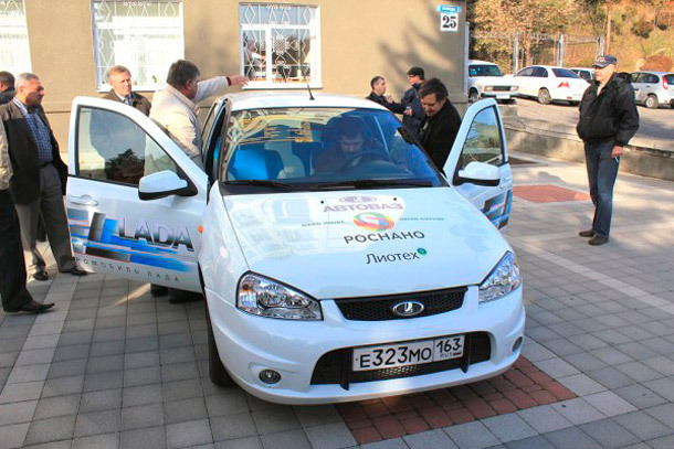 Lada EL are un motor electric de 60 kW si promite o autonomie maxima de 150 km