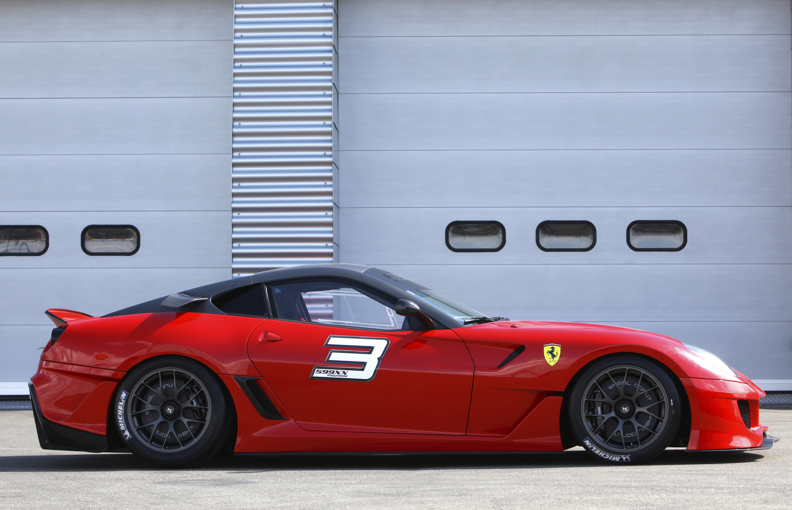 Ferrari 599XX este pur si simplu o dedicatie pentru adevaratii piloti