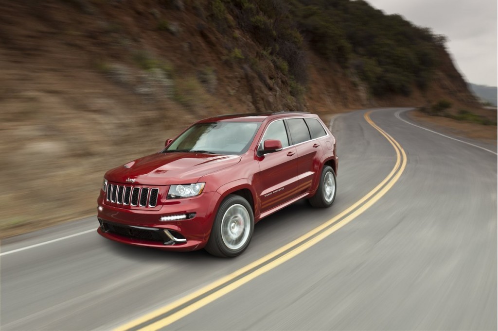 Noua versiune Jeep Grand Cherokee SRT8 are un motor V8 de 6,4 litri si 465 CP