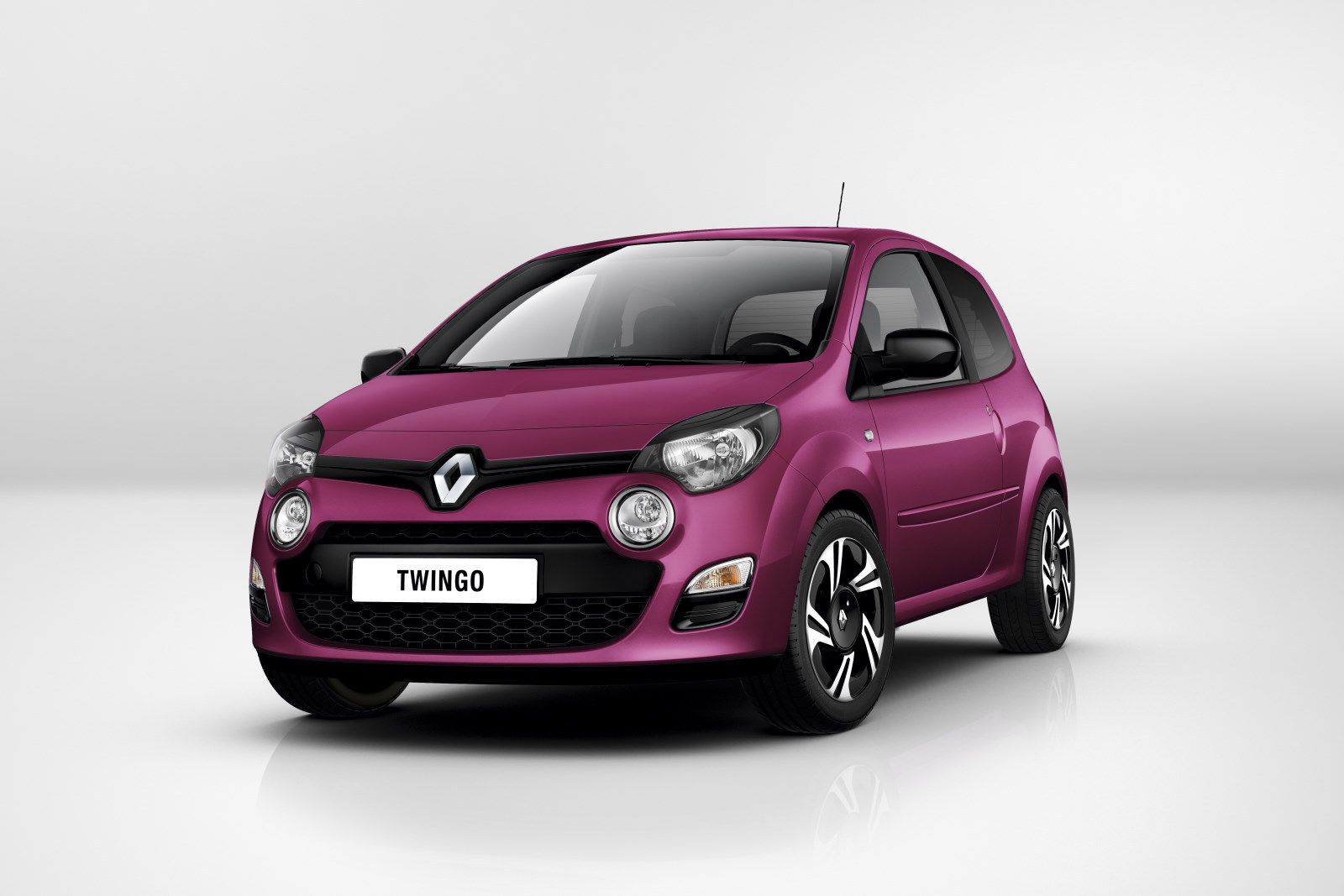 Noul Renault Twingo a fost punctul de atractie al standului francez.