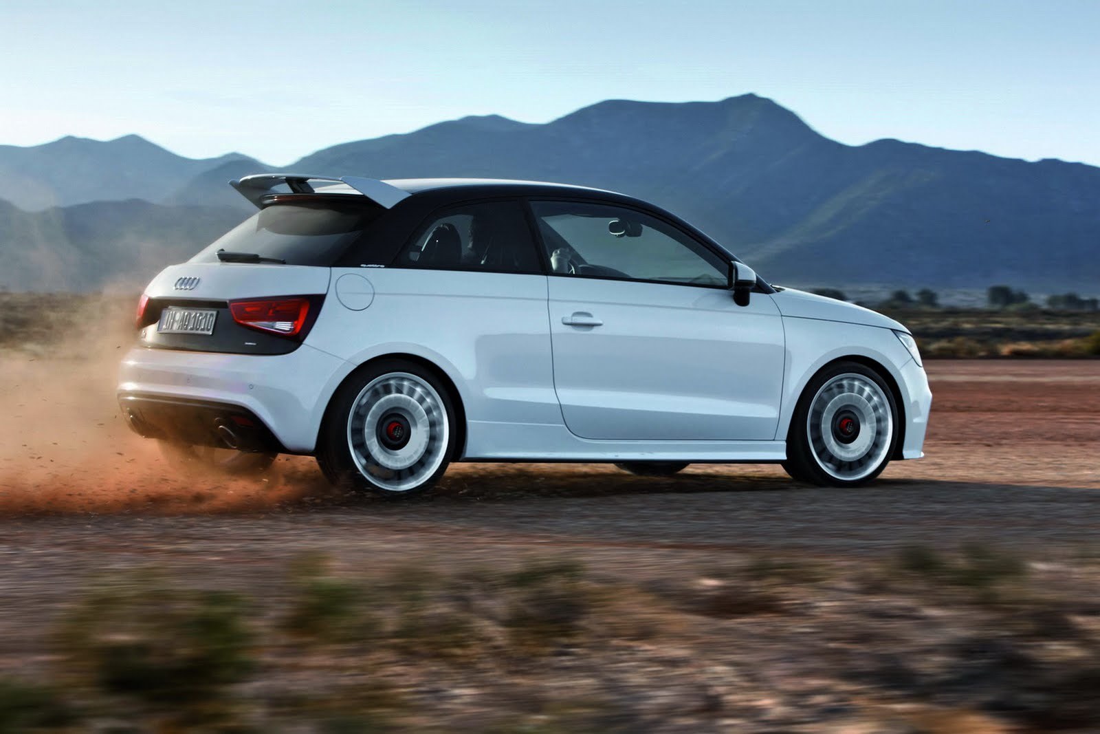 Audi A1 Quattro are motor turbo de 256 CP, cutie manuala cu 6 trepte si tractiune integrala