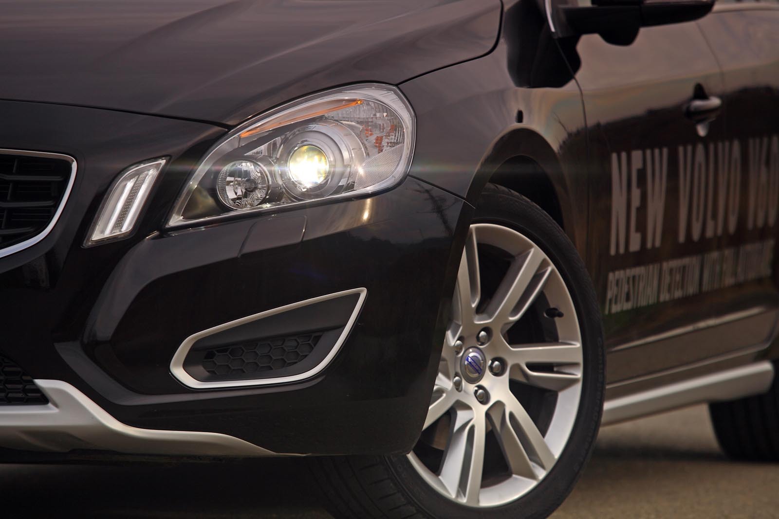 Volvo V60 D3 Geartronic merita, in primul rand, pentru designul life-style