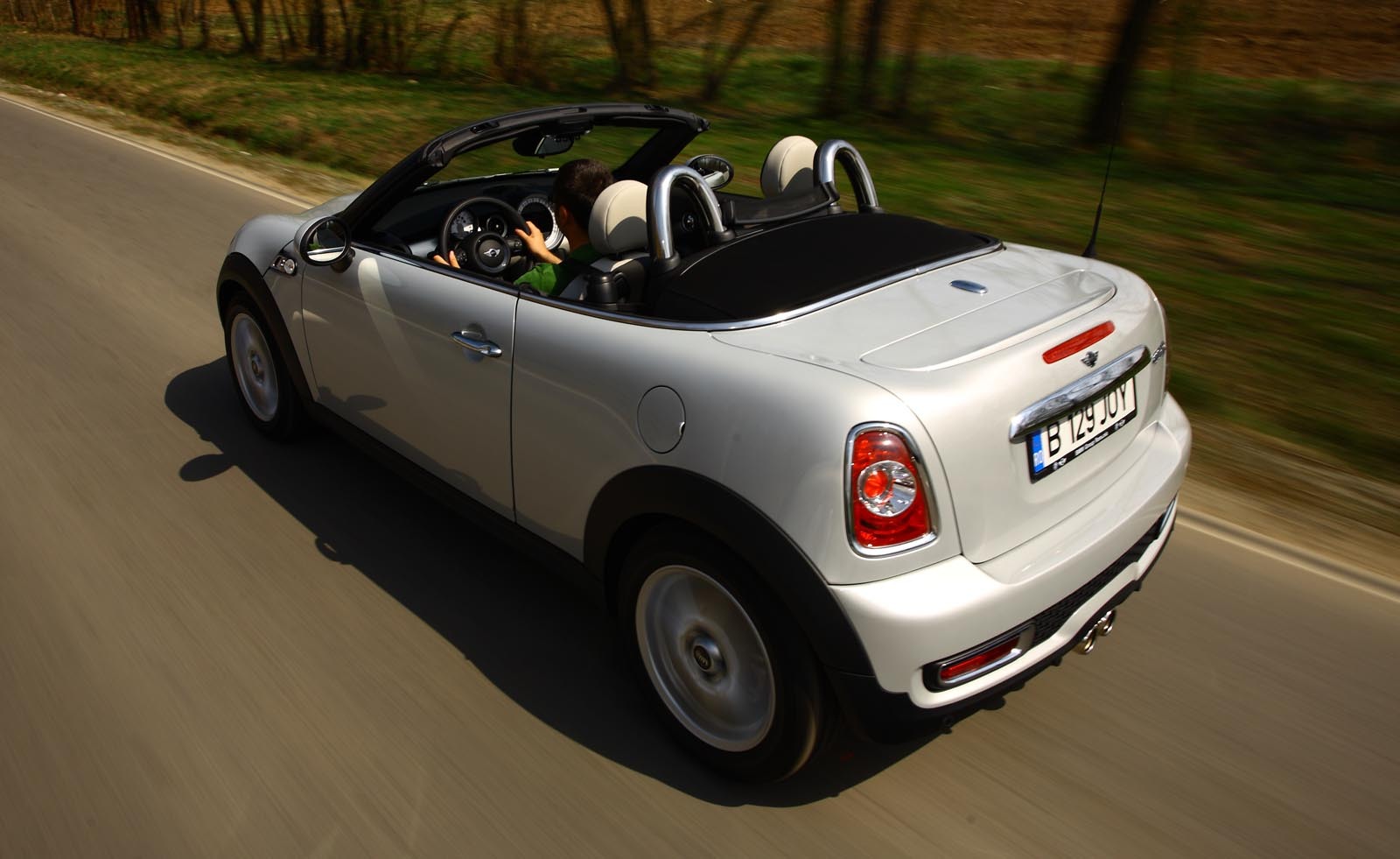 Fara optiunea suspensiei sport, Mini Roadster ofera un confort decent