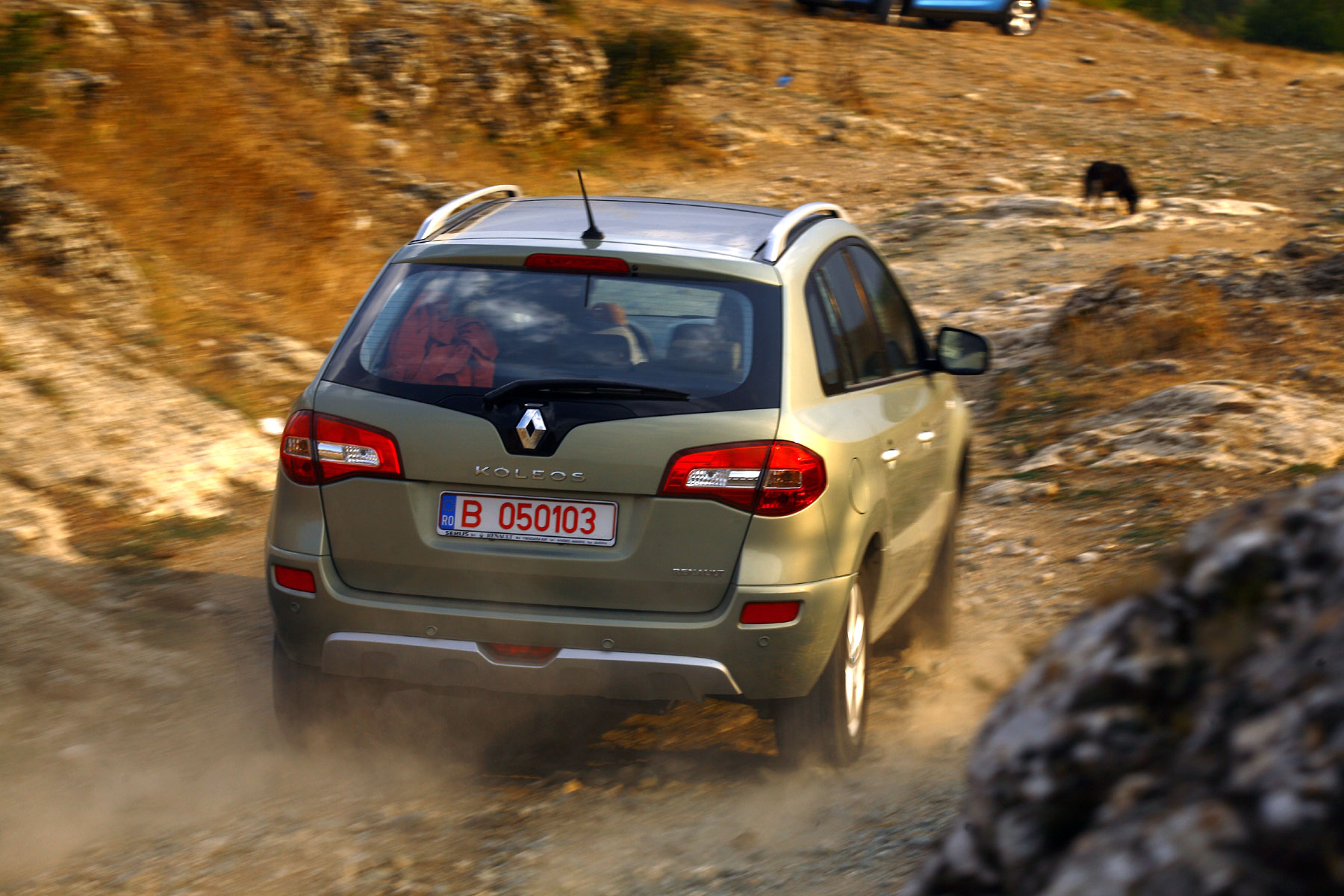 Koleos are platforma lui X-Trail