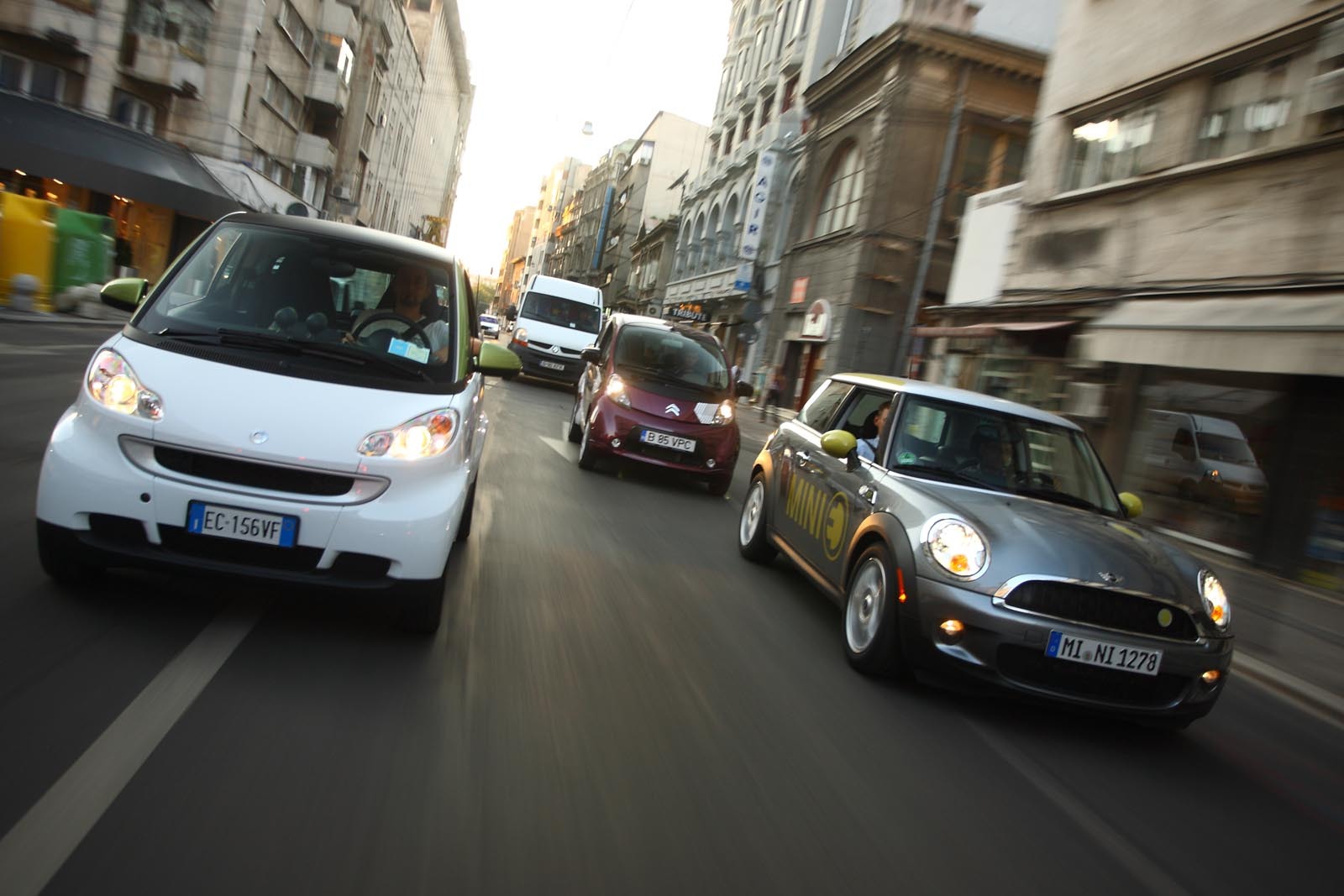 smart-ul e dedicat orasului, C-ZERO e un pachet omogen, iar Mini E este un hot-hatch electric