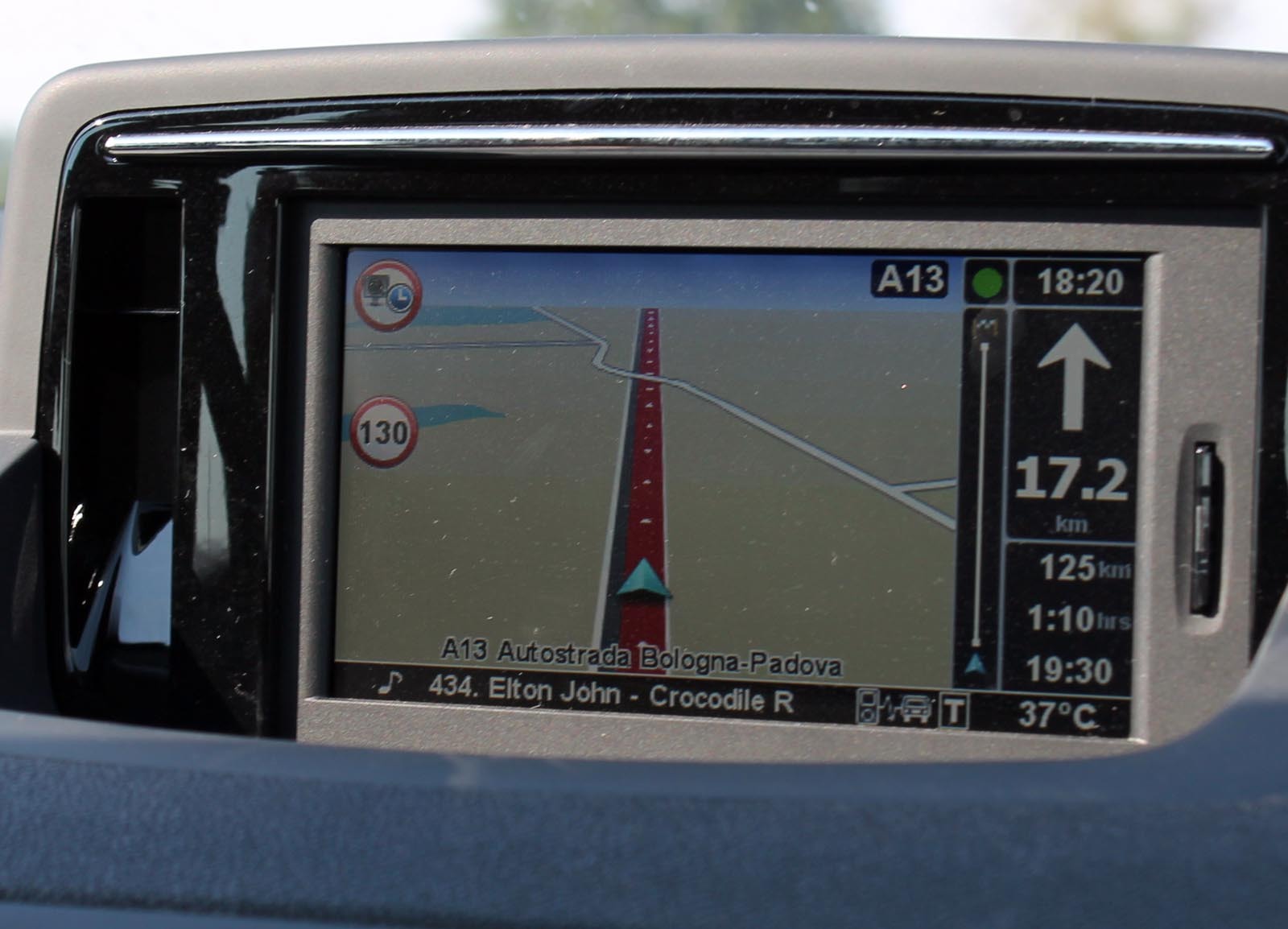 Sistemul de navigatie TomTom are timpi de reactie cam mari