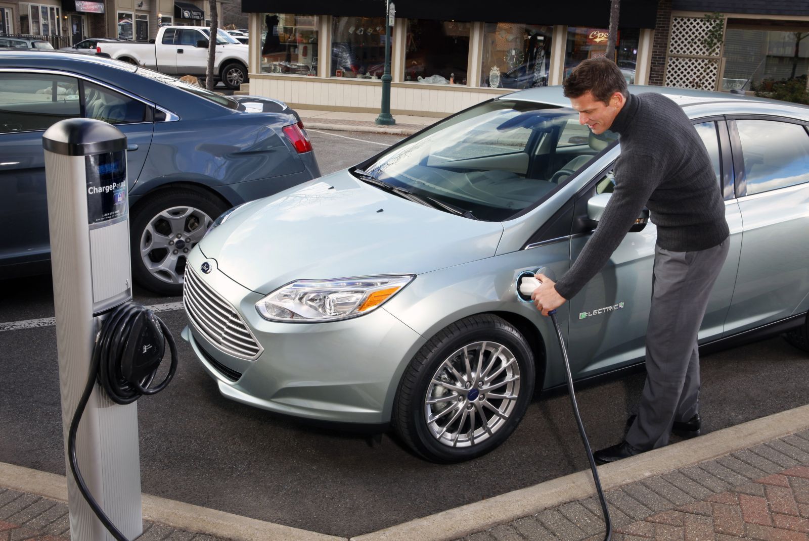 Ford Focus Electric vine în 2012