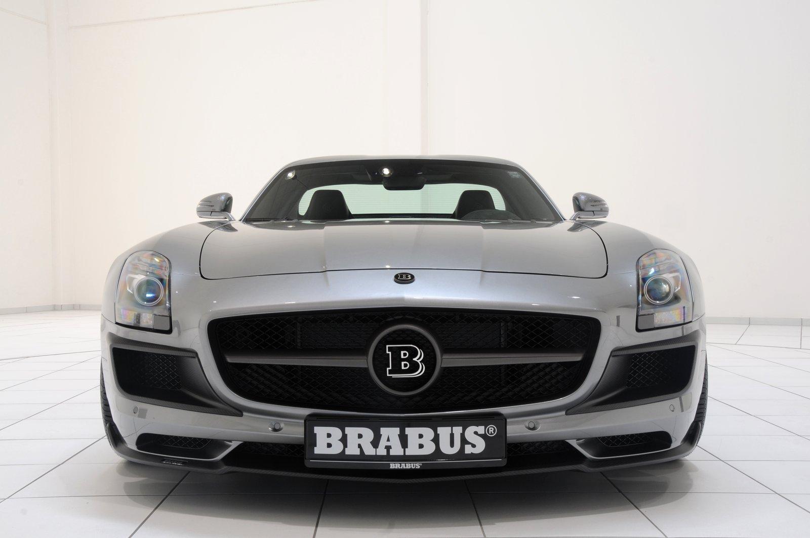 Brabus 700 Biturbo atinge 100 km/h in 3,7 secunde, iar viteza maxima e de 340 km/h