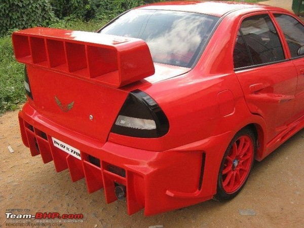 Mitsubushi Lancer EVO are parte de un tuning controversat in India