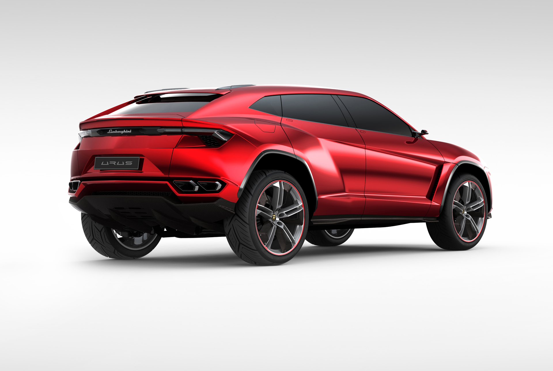 Lamborghini Urus are un design foarte agresiv si o alura accentuata de SUV coupe